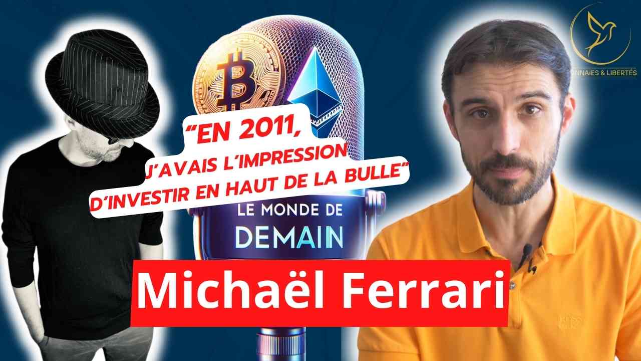 Michaël Ferrari en interview pour le site Monnaies & Libertés, portant une chemise orange. À gauche, une représentation graphique de gabriel paré avec un chapeau et une silhouette en noir et blanc. À l'arrière-plan, des icônes de Bitcoin et d'Ethereum symbolisant le sujet de la discussion. Le texte en surimpression 'EN 2011, J'AVAIS L'IMPRESSION D'INVESTIR EN HAUT DE LA BULLE' met en avant le thème central de l'entretien : les perceptions et les réalités de l'investissement dans les le marché immobilier. Le titre 'Le Monde de Demain' sous l'image de Michaël Ferrari annonce le focus futur