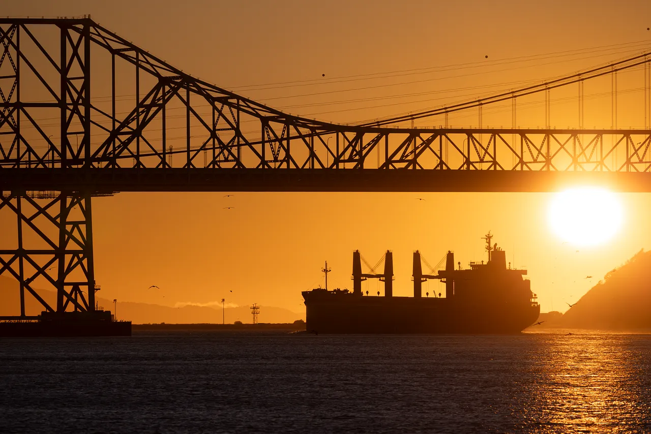 Terminal pétrolier et infrastructures énergétiques